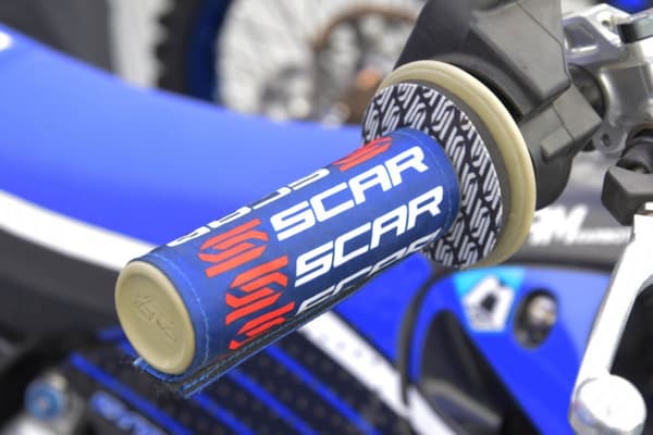 Scar racing grebsbeskyttere blå/hvide/røde
