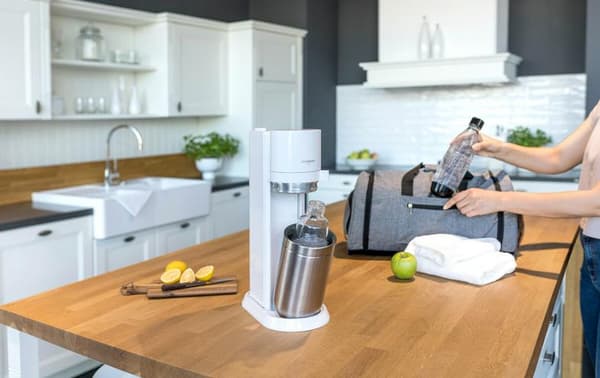 SODASTREAM Duo White Saturator + 2 pulloa vesisäiliötä