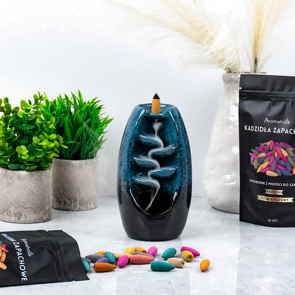 Aromaholic keramiska koniska rökelsekar med backflow