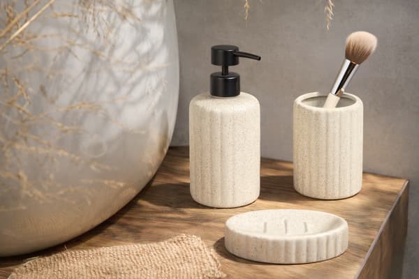 450 ml keramisk sæbedispenser med sort pumpe i Kenya
