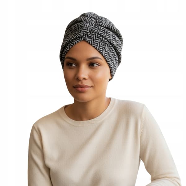 Elegant Blanca damhatt med turban och fiskbensfoder