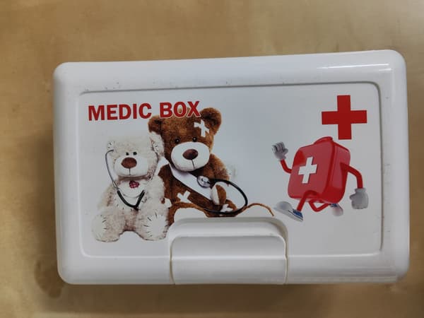 Tom medicinlåda 20x13x7