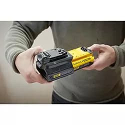 STANLEY AKKUADAPTERI V20 - 18 V SFMCB100