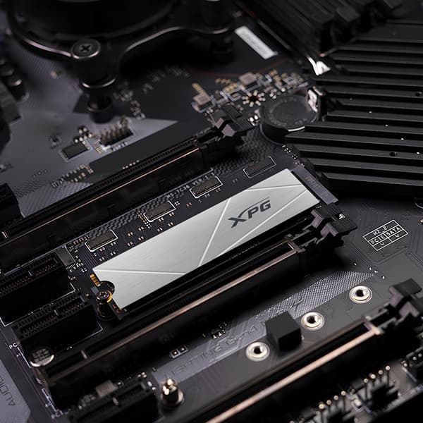 ADATA GAMMIX S60 SSD 2TB PCIe Gen4 M.2
