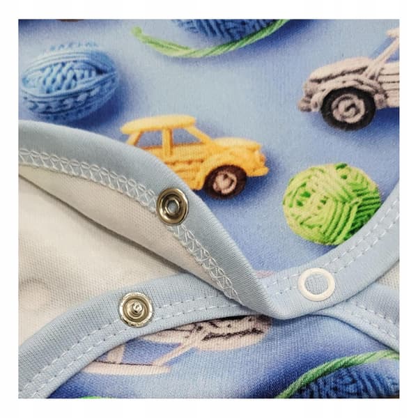 116 lasten hihatonta pyjamaa AUTO-kuviolla