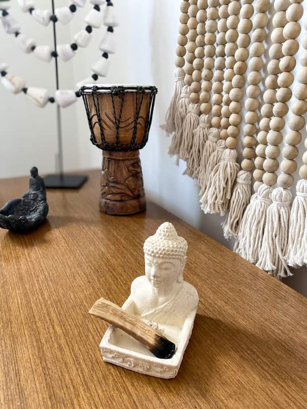 Vit Buddha Ställ