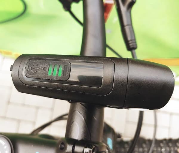 LED cykellygte på styret, genopladelig, USB 1300mAh, sensor