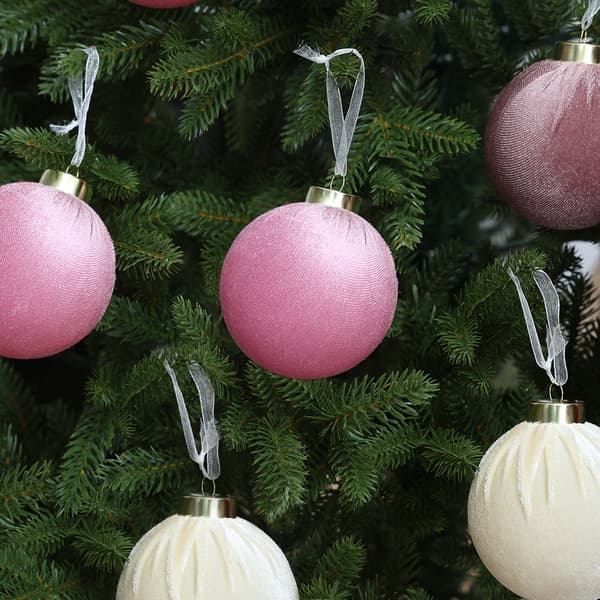StarryLights julekuglesæt - fløjlskugler i lyserøde og beige nuancer