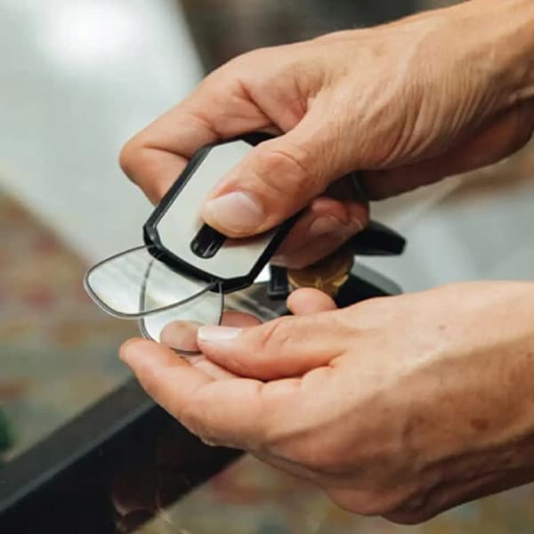 Hopfällbara läsglasögon med nyckelring FÖRDELAR +3