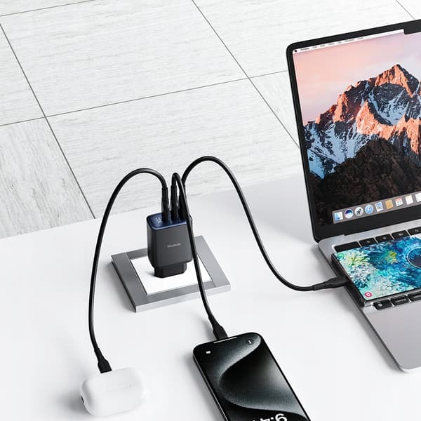 MCDODO PIKALATURI IPHONELLE 2XUSB-C 1XUSB PD 30W LED-MITTARI