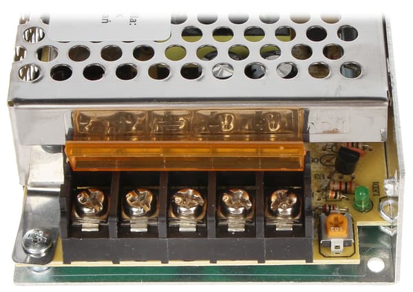 HAKKURIVIRTALÄHDE 12V/3.2A/P