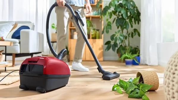 Bosch BGB 38RD2 pölypussillinen imuri, punainen, 4 l, 600 W
