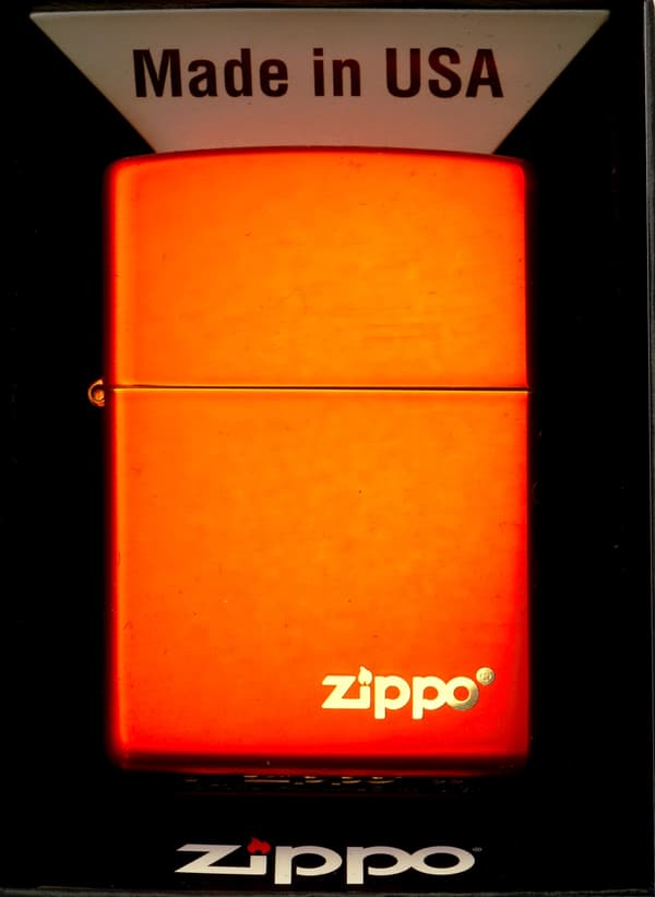 ZIPPO Lighter RØD MAT LOGO LASERET Gavesæt nr. 4