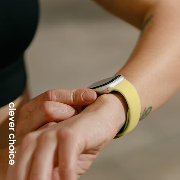 Crong Liquid - Apple Watch-rem 38/40/41/42mm (strå)