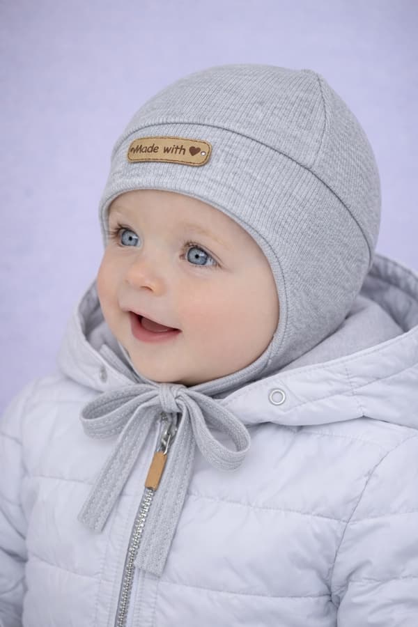Babypilotmössa storlek 38-40, knuten, täcker öronen, VÅR HÖST, GRÅ