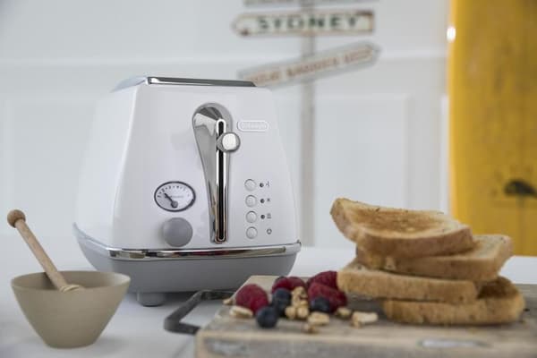 DE LONGHI CTOC 2103.W Icona Capitals leivänpaahdin
