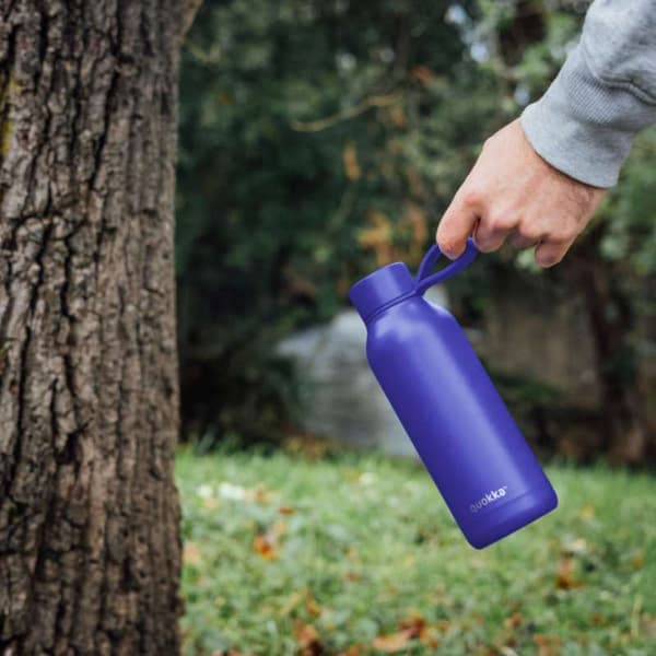 Quokka Solid med rem - 510ml termokande i rustfrit stål med rem (skumblå)