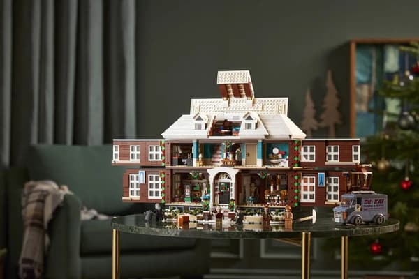 LEGO Ideas 21330 Ensam Hemma