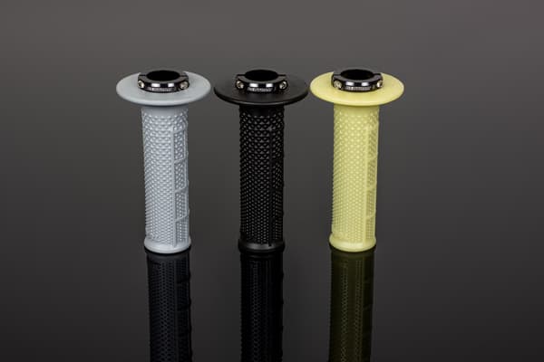 RENTHAL MX GRIPS ORIGINAL LOCK-ON MEDIUM (HALV VAFFEL) GRÅ
