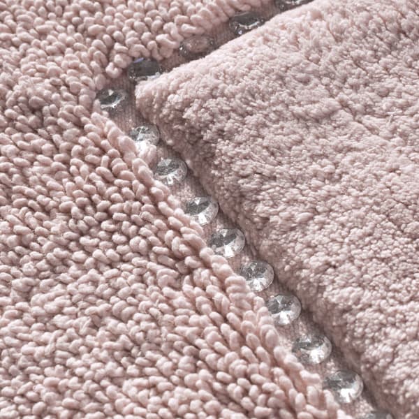 VARM BADEMÅTTE CHIC GLAMOUR KORSSTING 60X90CM LYSERØD