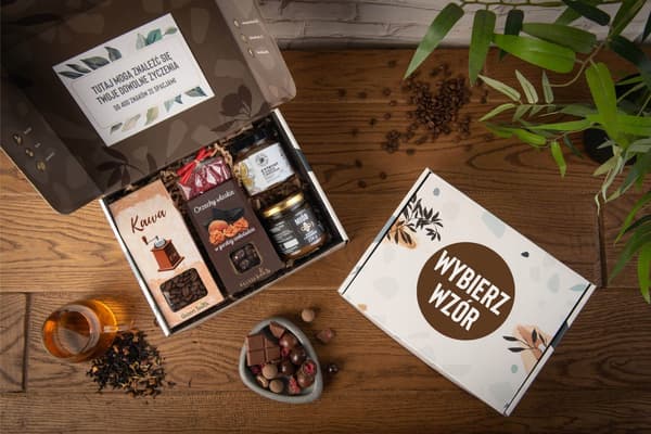 Låda presentask kaffe, honung, nötter citroner choklad gåva