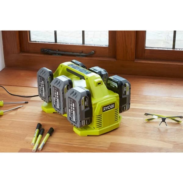 207203 RYOBI Lader 18V / 6 porte