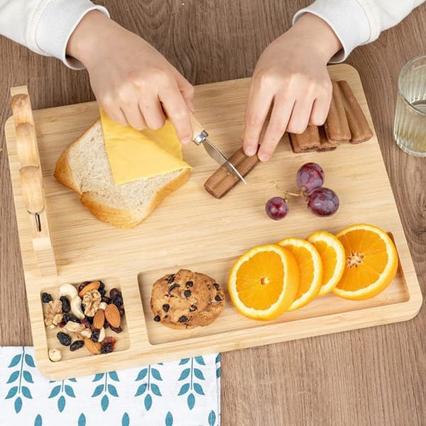 Salers ost- och snacksbricka med bestick