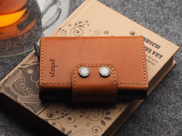 DOPPIO plånbok tillverkad av Nomad cognac-läder