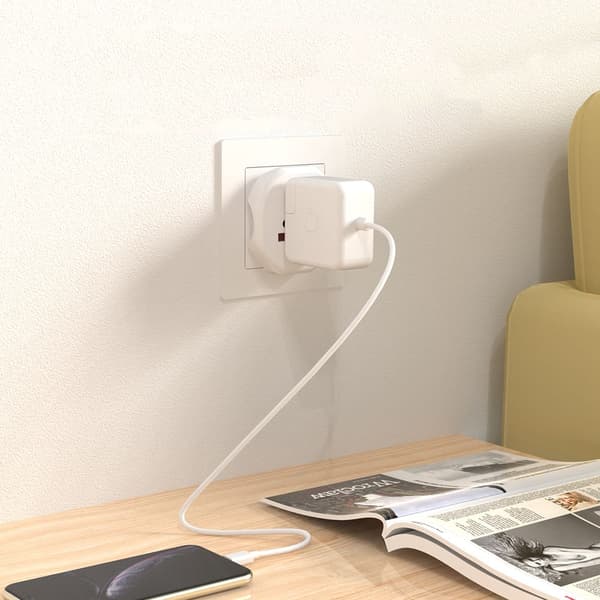 TECH-PROTECT UNIVERSAL REJSEADAPTER FRA EU HVID