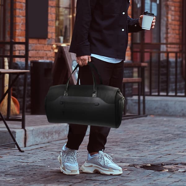 Wozinsky Premium -pukumatkakassi märkätaskulla (45L) - musta