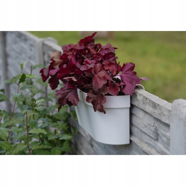 Hvid plastik balkonkasse med hank til blomster