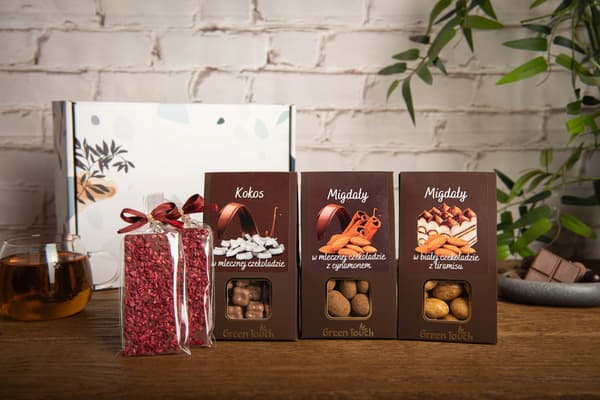 Presentask i låda set godis mandlar kokos choklad låda