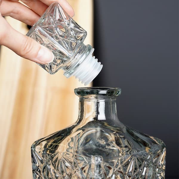 Lasinen viskikarafe 830 ml
