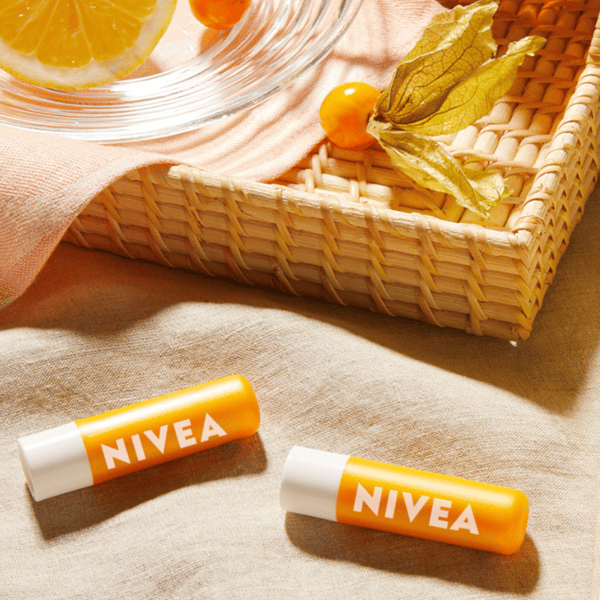 551269 NIVEA Solbeskyttelse Plejende læbepomade