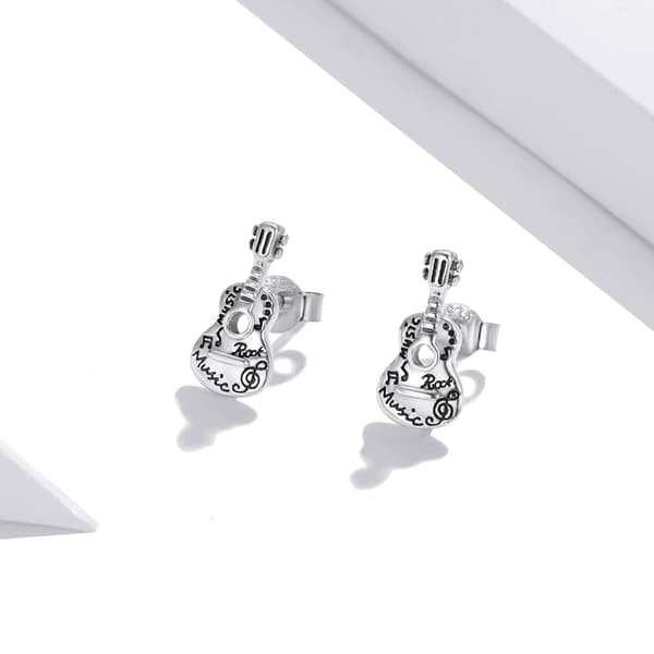 Silvergitarrformade örhängen, 925 silverörhängen