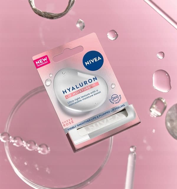 996619 NIVEA Hyaluron Moisture Plus Læbepomade Sheer Rose