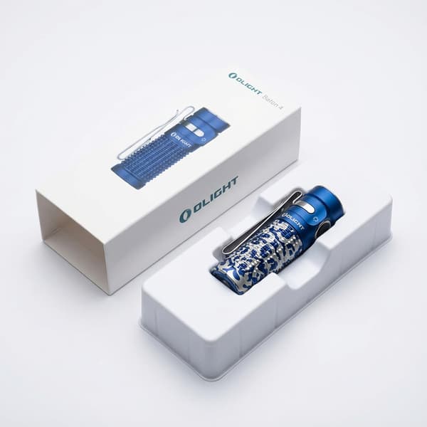 Klassinen ladattava EDC-taskulamppu Olight Baton 4 Blue Phantom 1300lm