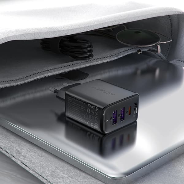 Acefast A57 PD 35W GaN Oplader 2 x USB-A + USB-C med 3 Porte - Sort