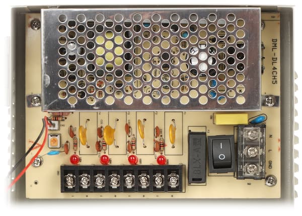 HAKKURIVIRTALÄHDE 12V/3.3A/PA4
