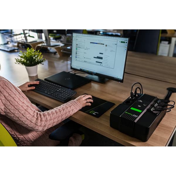 Green Cell UPS07 AIO 800VA 480W Keskeytymätön virtalähde, musta