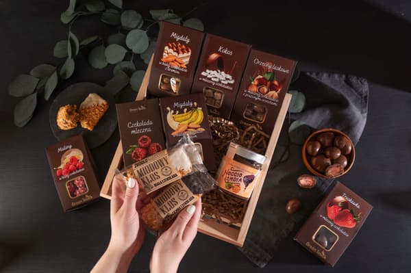 gavekurv te-sæt kasse kaffe chokolade sirupper lys honning