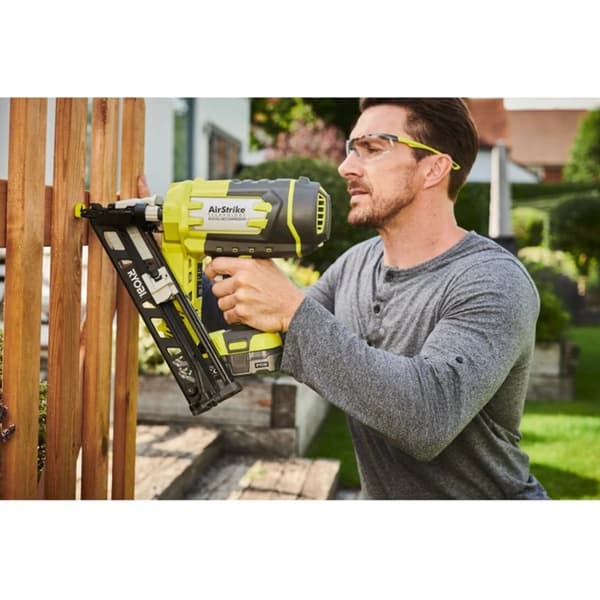 RYOBI Airstrike 15G 18V kulmanaula