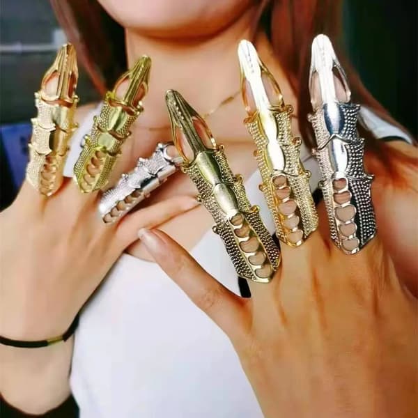 Gammel guld mørk klo ring RPG LARP