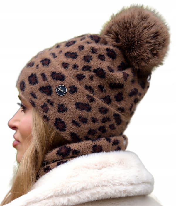 Varm vintermössa för kvinnor med POMPOM-mössa, MODIG, leopardmönster, Polskt tryck