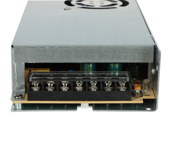 HAKKURIVIRTALÄHDE 12V/15A/P