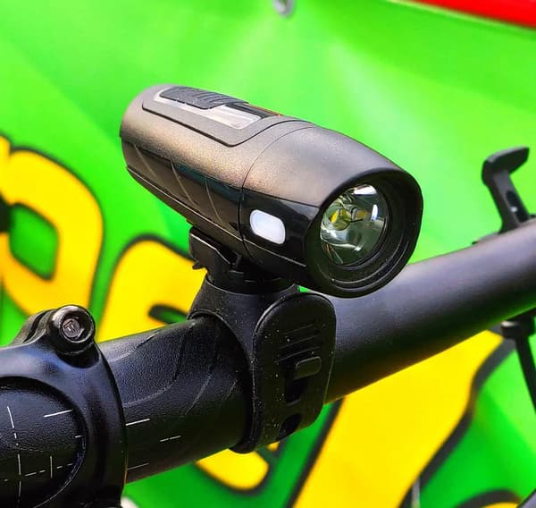 LED-cykellampa på styret, laddningsbar, USB 1300mAh, sensor