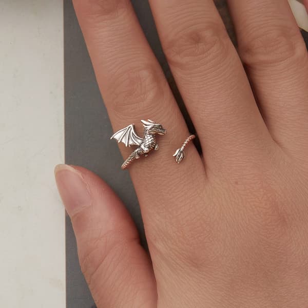 Justerbar silverring med flygande drake i 925 silver