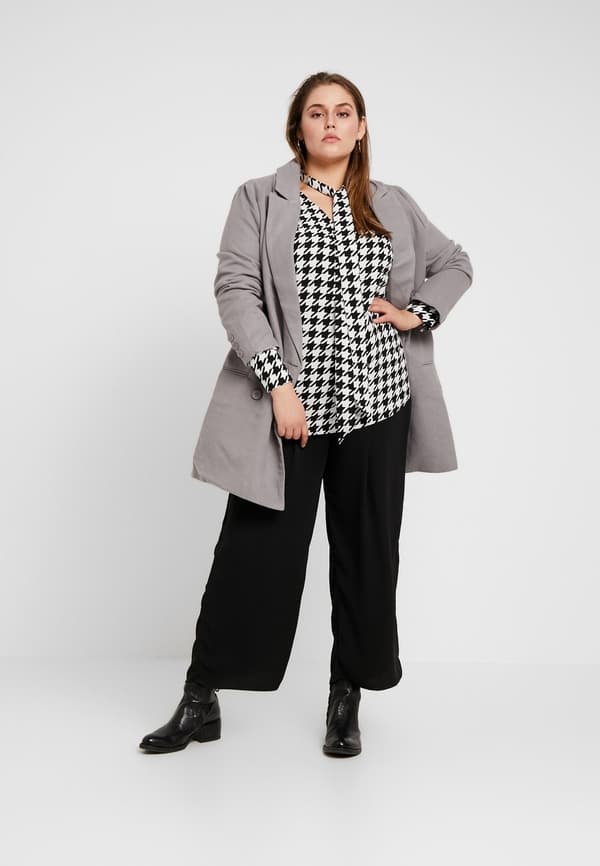 DAMKAPA GRÅ RAK PLUS SIZE 46 1A9G4*