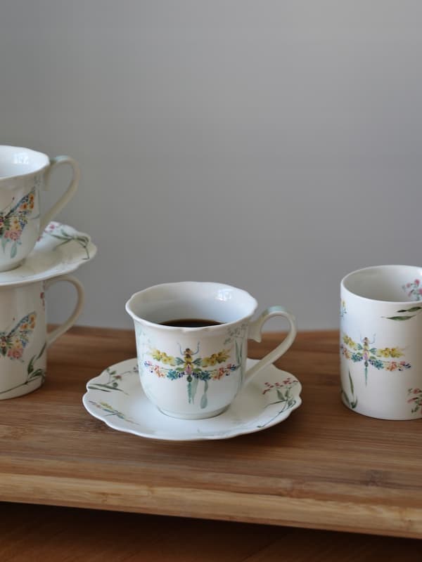 220 ml kopp med fat för te och kaffe, set med 6 papillon som present