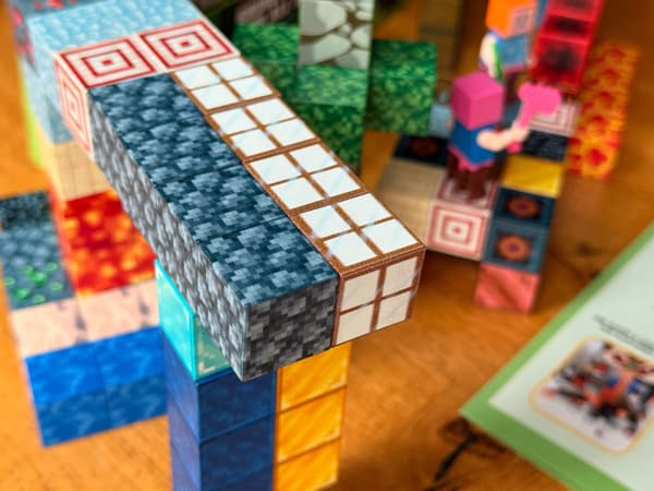 MAGNETISKA BLOCKS PIXELKUBER 100 EL + 2 FIGURER STARKA 3D-MAGNETER